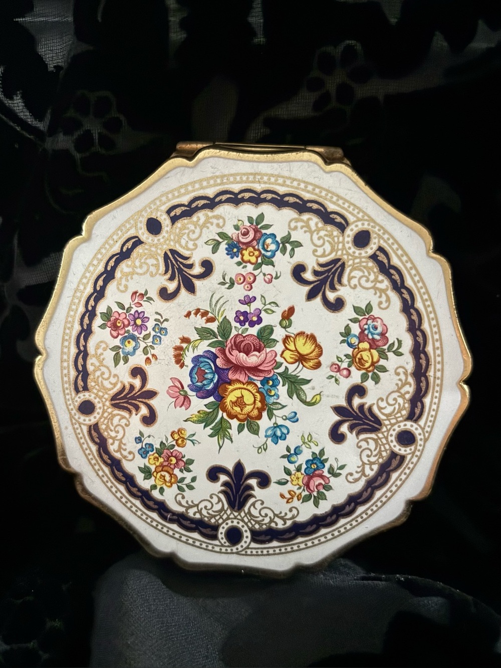 Stratton England Powder Compact with Enamel Floral Design - Picture 1 of 10